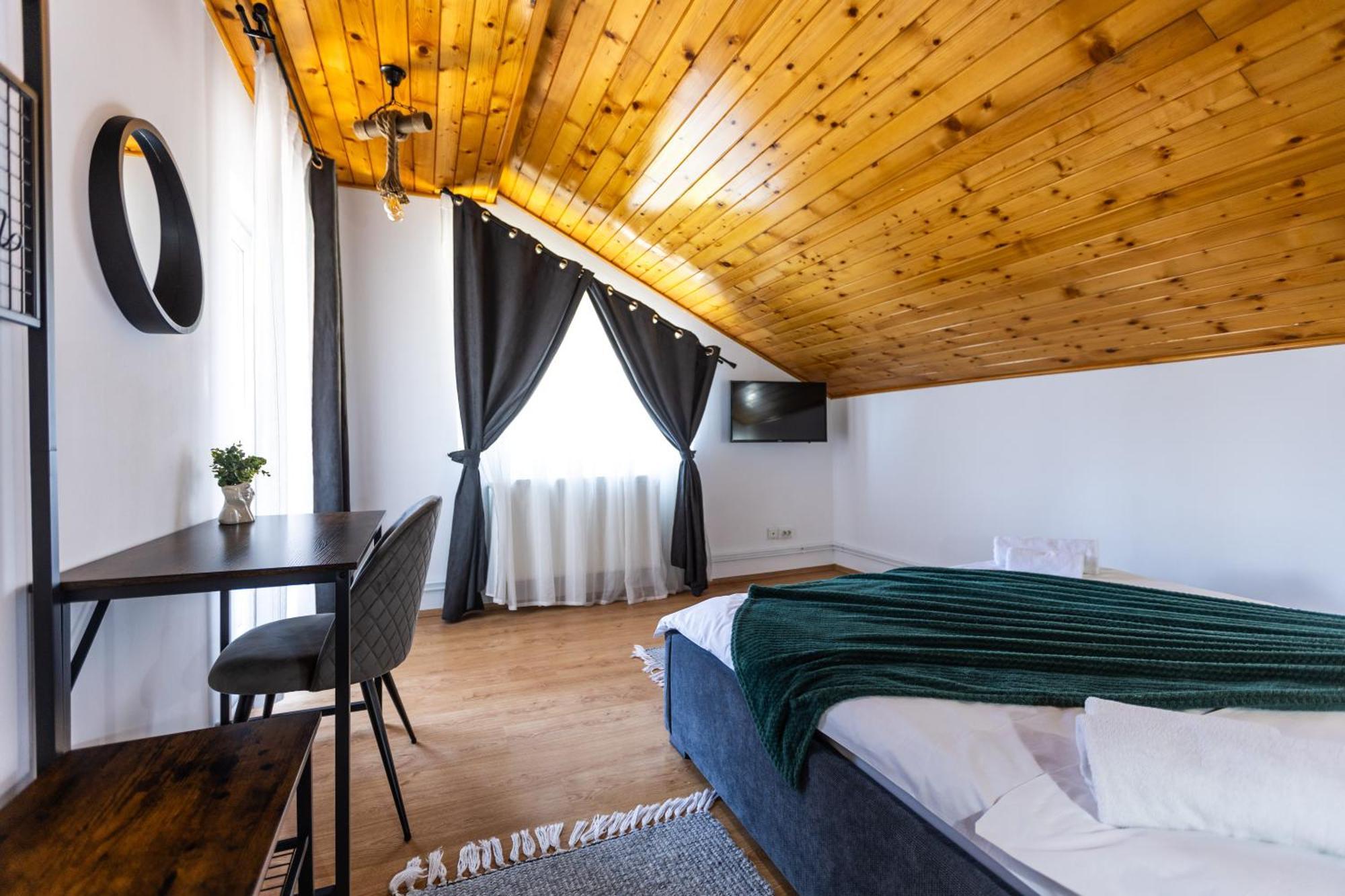 Villa Falco Bianco Busteni Luaran gambar