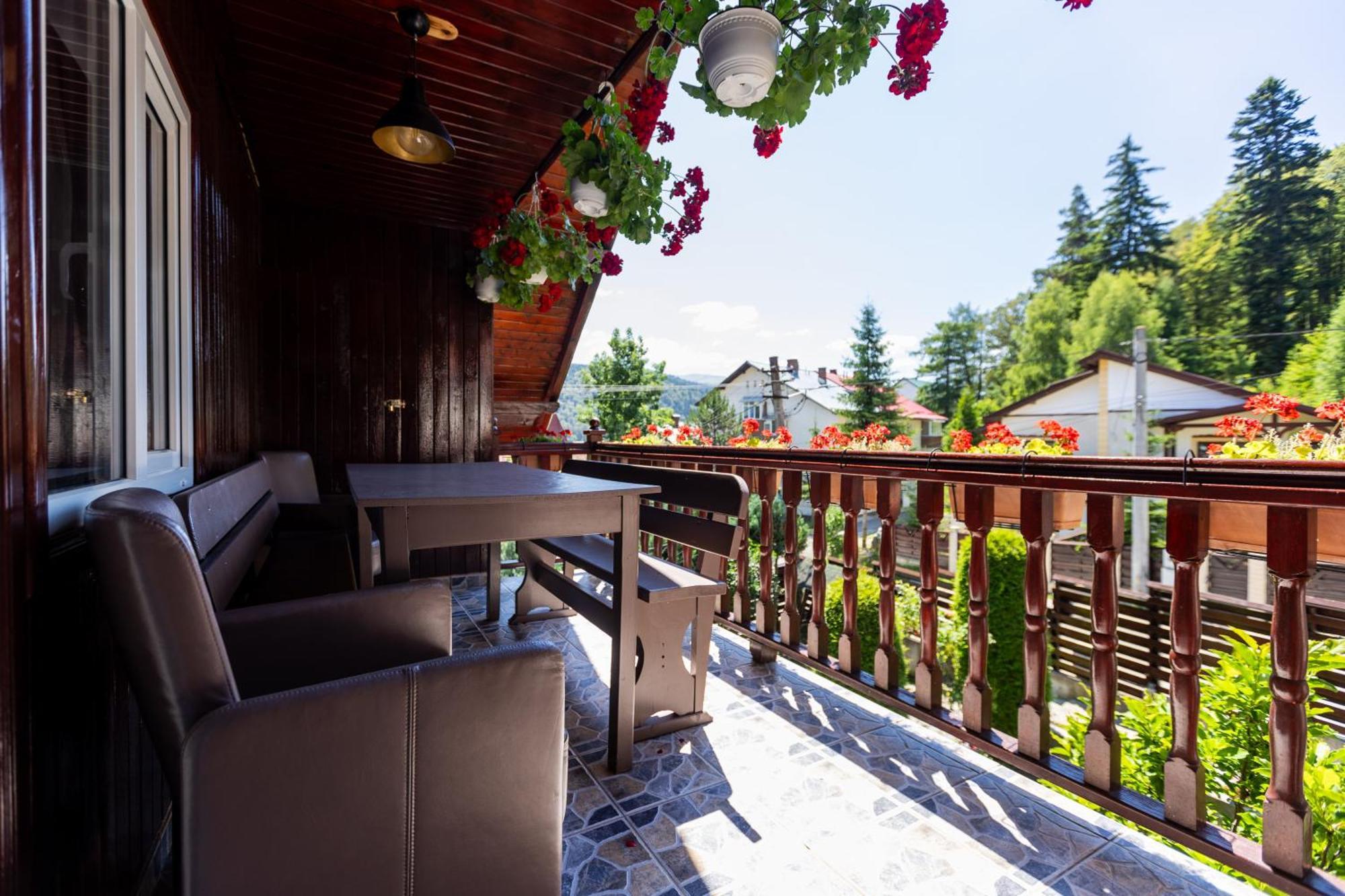 Villa Falco Bianco Busteni Luaran gambar